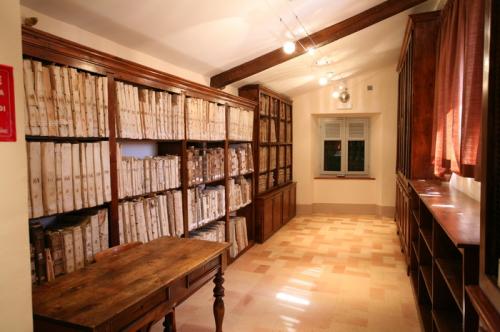Archivio Storico Comunale di Treia custodito dall’Accademia Georgica slide