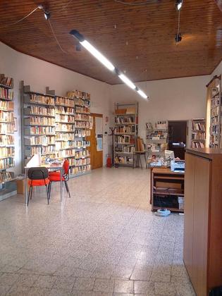 Biblioteca comunale Palaia slide