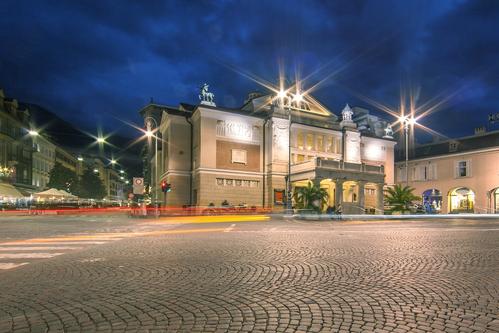 Teatro Puccini - Stadttheater slide