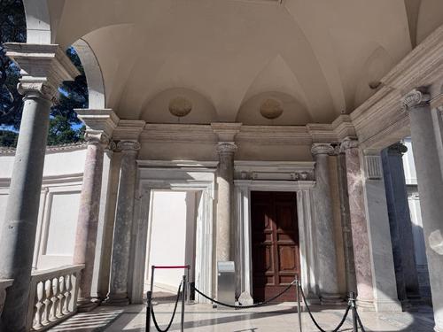 La Loggia rinascimentale di Bartolomeo Ammannati slide