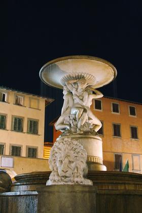 Fontana della Naiadi slide