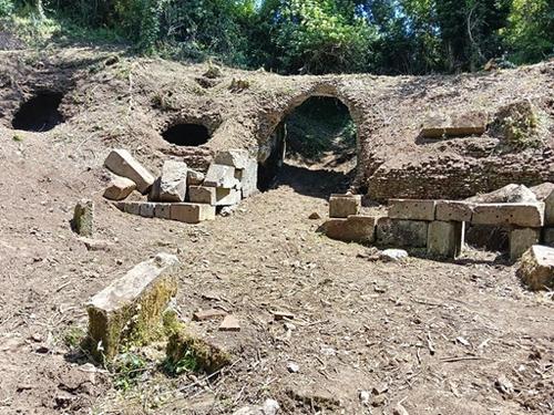 Anfiteatro di Tuscolo slide