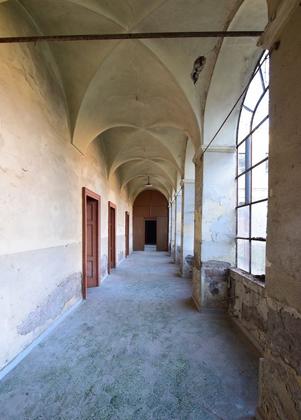 EX CONVENTO DEI FRATI FRANCESCANI DI VIA POLIDORO CALDARA slide
