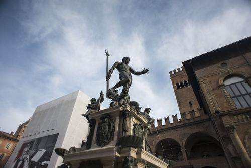 Fontana del Nettuno slide