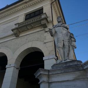 Statue dei provveditori in Piazza Grande  -   Manutenzione 11 sculture