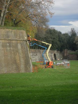 Complesso delle Mura urbane slide