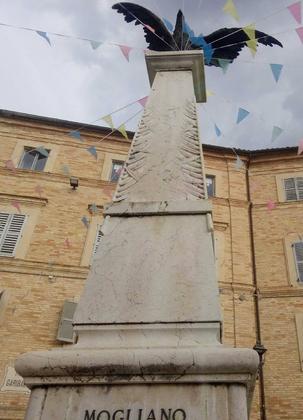 MONUMENTO AI CADUTI IN PIAZZA GARIBALDI slide
