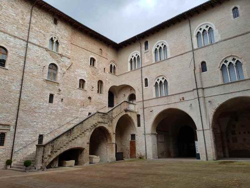 “Museo della città di Palazzo Trinci” slide