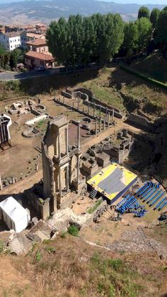 Festival Internazionale Teatro Romano Volterra "il Verso, l