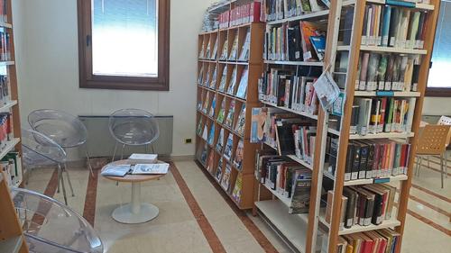 BIBLIOTECA COMUNALE DI CASIER slide
