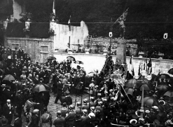 Monumento ai Caduti di Petralia Sottana slide