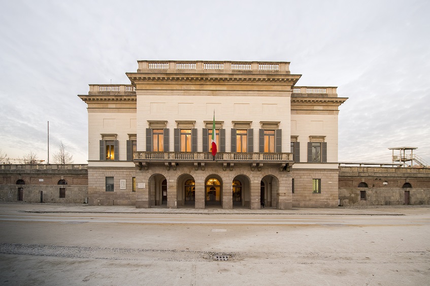 Immagini di Restauro del fronte d'ingresso, della facciata interna all'Arena e manutenzione straordinaria degli interni