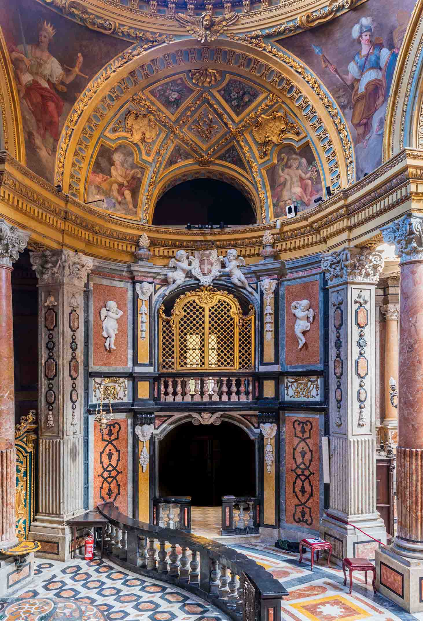 Immagini di Restauro della zona presbiteriale e dell’Altare maggiore della Real Chiesa di San Lorenzo