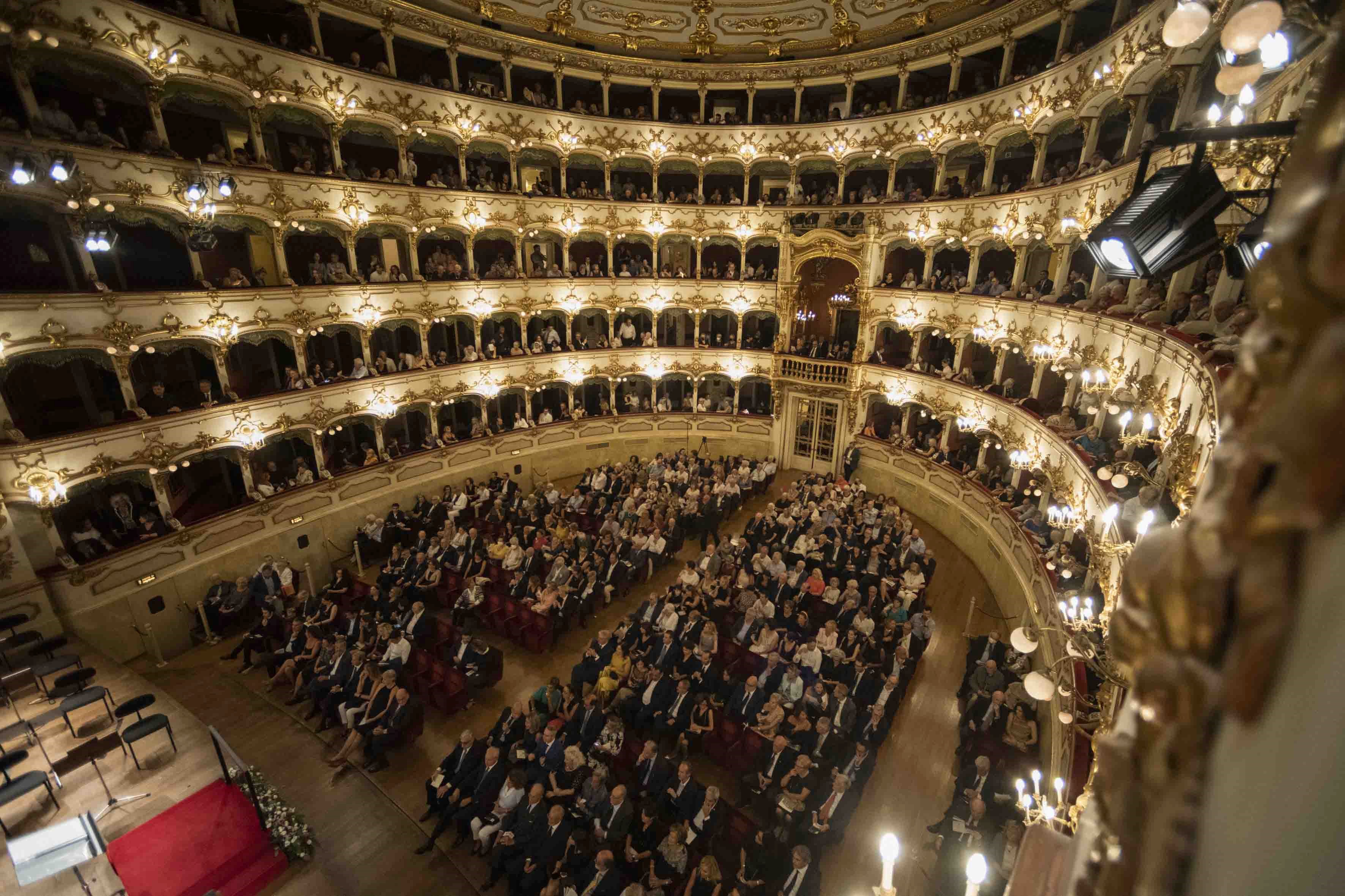 Immagini di Sostegno alla realizzazione della Stagione del Teatro Municipale di Piacenza 2022