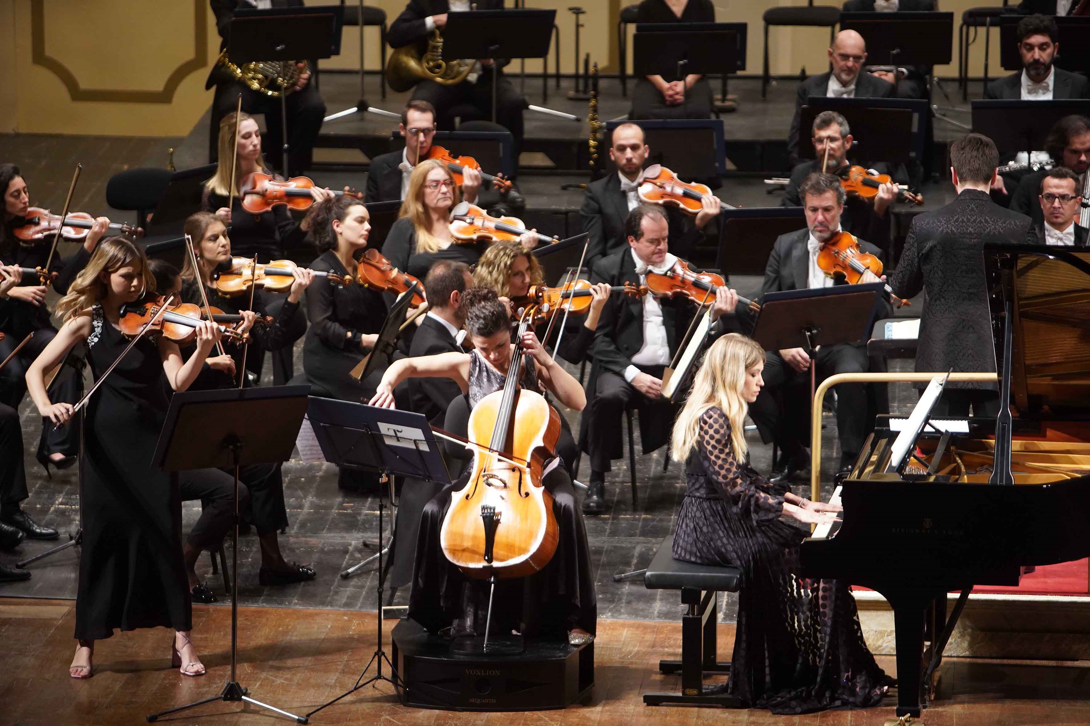 Immagini di Sostegno alla realizzazione della Stagione del Teatro Municipale di Piacenza 2022