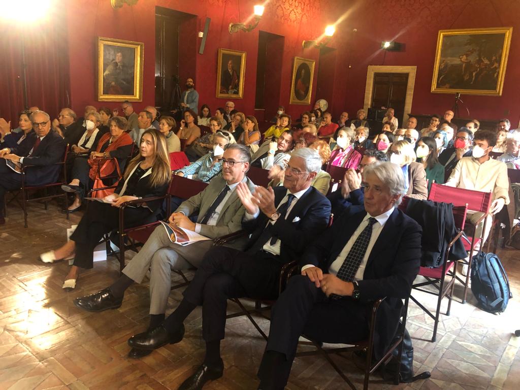 Immagini di Mostra Carlo Crivelli MUSEI CIVICI PALAZZO BUONACCORSI